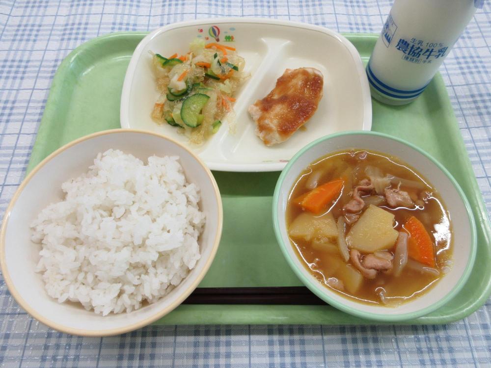 ごはん　牛乳　肉じゃが　美味だれ焼き鳥　糸寒天のサラダ