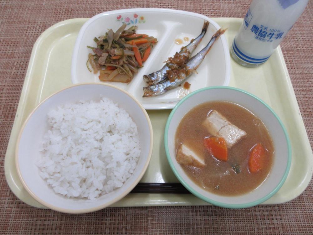 ごはん　牛乳　厚揚げのそぼろ汁　ししゃもの南蛮漬け（2尾）　茎わかめの炒め煮