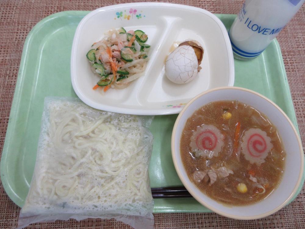 中華風ソフト麺　牛乳　ラーメンスープ　恐竜たまご　大根とツナのサラダ