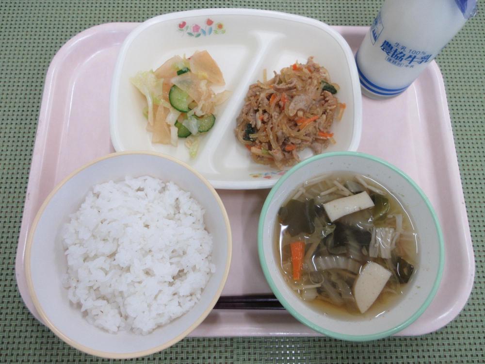 ごはん　牛乳　わかめスープ　チャプチェ　大根キムチ