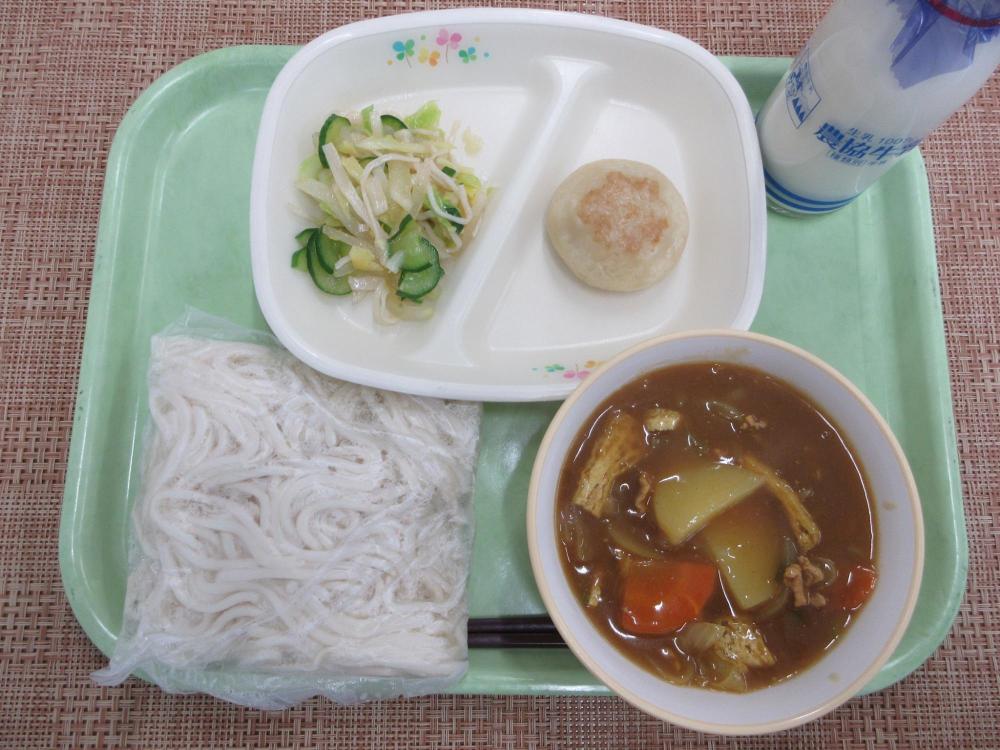 ソフト麺　牛乳　カレー南蛮汁　切干大根のおやき　大根サラダ